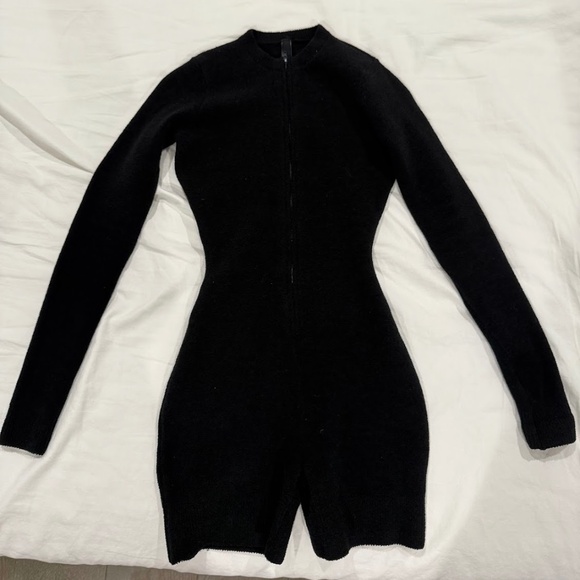 SKIMS Limited Edition NWOT Light Cozy Onesie - Picture 5 of 6